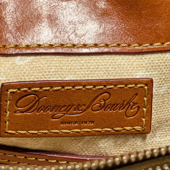 Retired Dooney & Bourke Duck Dynasty Tan Canvas with Brown Leather Logo Patch - Picture 2 of 10